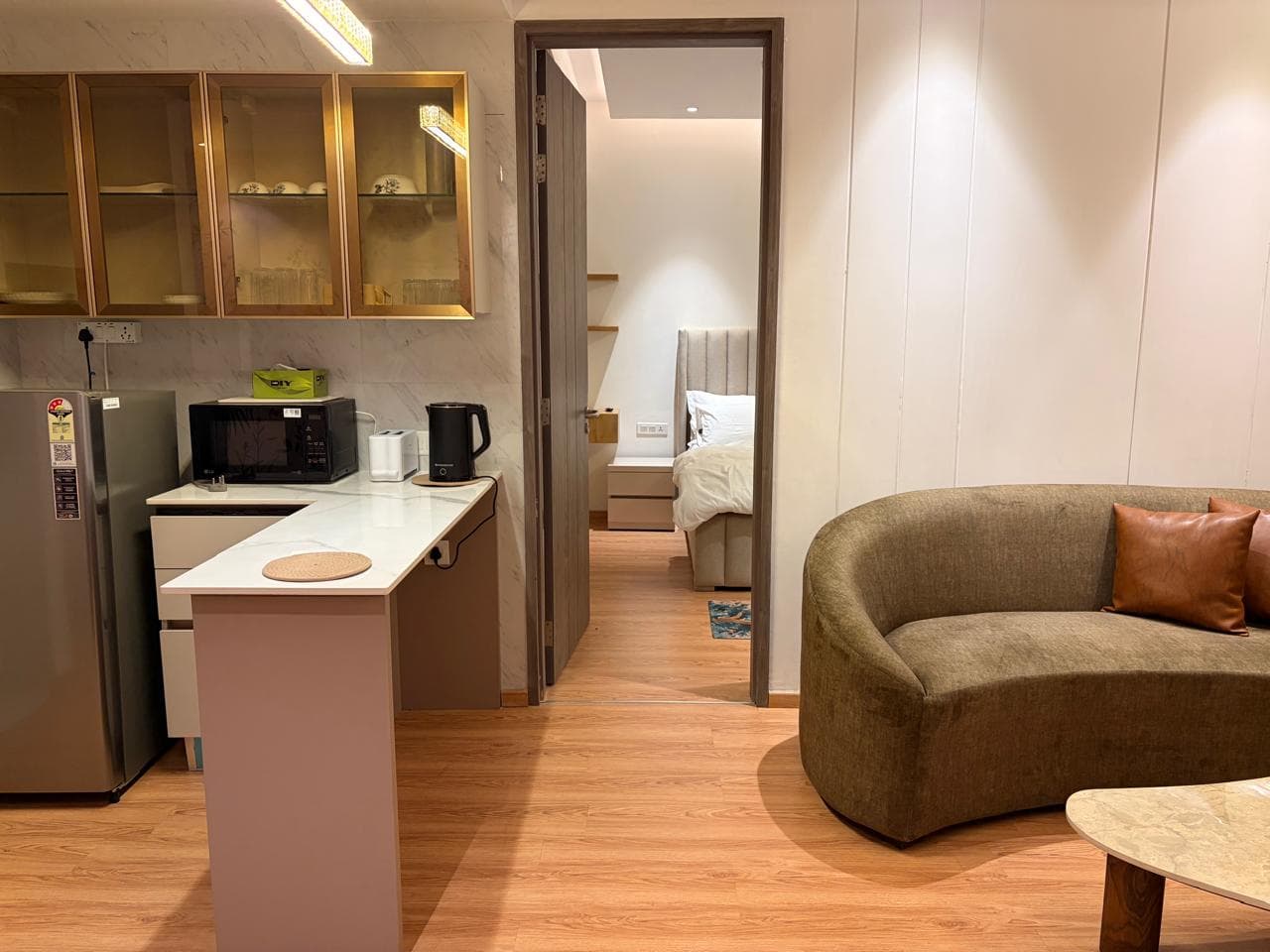 Unit 402 — The homely one — living room